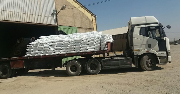 توزیع بیش از1494 تن انواع کود کشاورزی یارانه ای به شهرستان ساوه و حومه و زرندیه  در مرداد  ماه سال جاری 