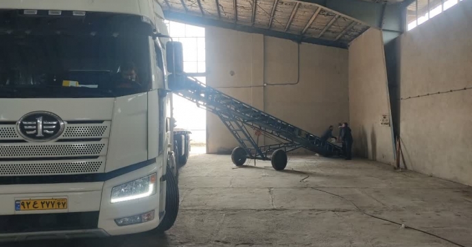 توزیع بیش از151 تن انواع کود کشاورزی یارانه ای به شهرستان تفرش و آشتیان  - بهمن  ماه 1404 