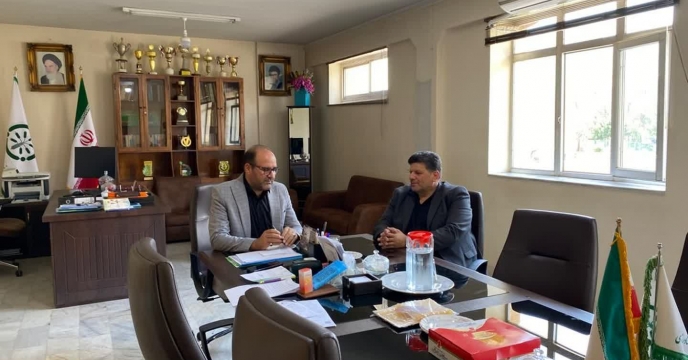 بررسی فنی و مالی تعمیر دستگاه بوجاری در دیدار سرپرست شرکت خدمات حمایتی کشاورزی استان اصفهان با رئیس اداره ماشین آلات و ادوات کشاورزی