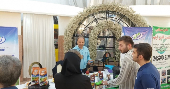 حضور شرکت طب ياران آزين مهر سراب در همايش آموزشي ترويجي و معرفي محصولات سبد کودي در استان کردستان