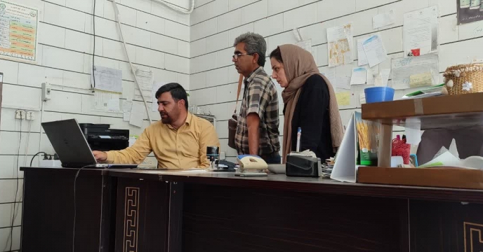  بازدید کارگروه پایش از انبار کارگزاری خانم لطفی و بررسی روند توزیع کود در شهرستان فلاورجان، استان اصفهان 