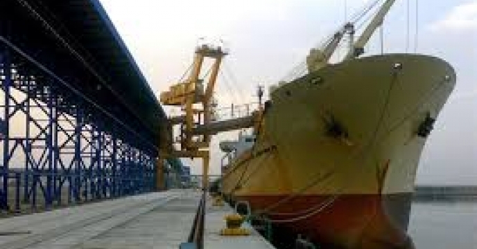 بارگیری کشتی آمینا حامل کود اوره از عسلویه آغاز شد