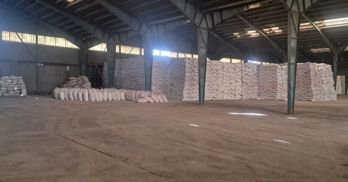 توزیع 110 تن کود کشاورزی بین انبار کارگزاران شهرستان تیران و کرون در شهریور و مهر ماه سال 1404 در استان اصفهان  انجام شد.