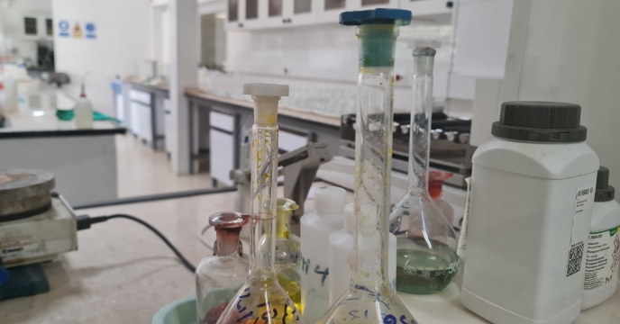 آزمایش دو نمونه کود ارسالی از استان همدان در مرکز تحفیقات کاربردی نهاده های کشاورزی