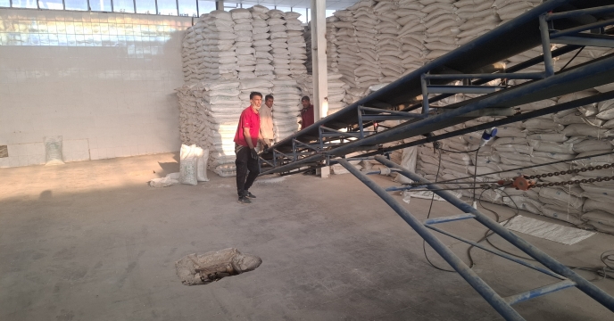 تسهیل دسترسی کشاورزان قلعه گنج به کود یارانه‌ای با صدور حواله الکترونیکی