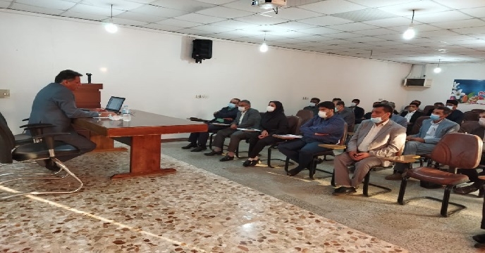 جلسه توجیهی کشت قراردادی در محل شرکت خدمات حمایتی کشاورزی خوزستان