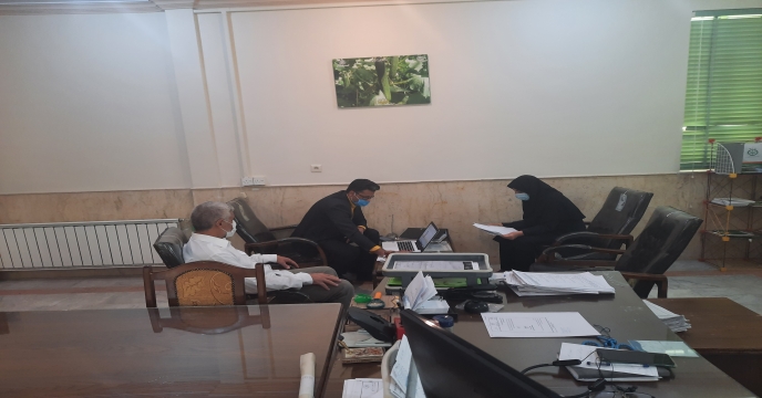نشست مدیر خدمات حمایتی کشاورزی استان یزد با مدیر اتحادیه گلخانه داران استان