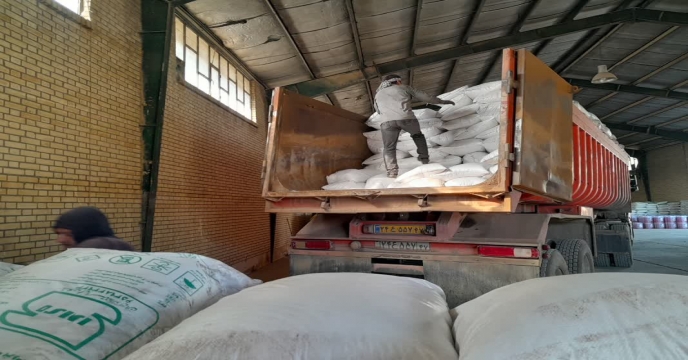 ارسال و توزیع مقدار2607 تن انواع کود کشاورزی یارانه ای از طریق سامانه پایش برای کشاورزان شهرستان اراک و حومه