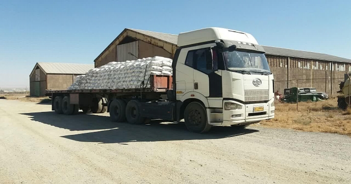 بارگیری و حمل کود انواع کودهای شیمیایی از مجتمع انبارهای شهید شاملو به کارگزاران در سطح استان مرکزی .