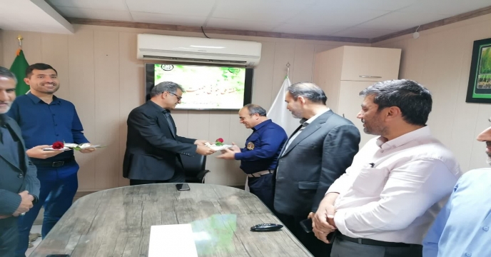 تقدیر از کارکنان به مناسبت روز ملی جمعیت