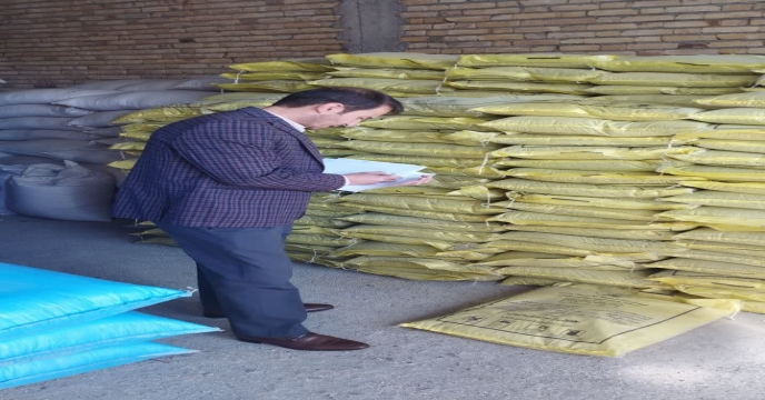بازدید نظارتی از انبار کارگزاران کود شهرستان نقده توسط کارشناسان پایش شرکت خدمات حمایتی کشاورزی استان آذربایجان غربی