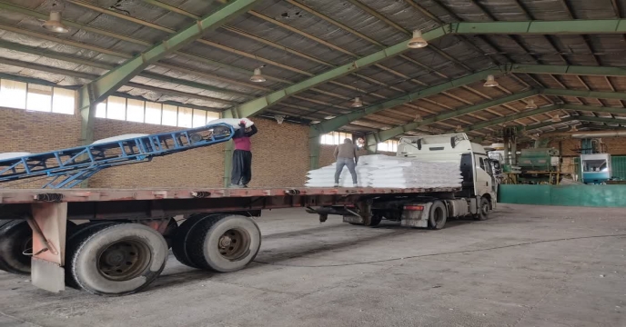 توزیع بیش از151 تن انواع کود کشاورزی یارانه ای به شهرستان تفرش و آشتیان - بهمن ماه 1404