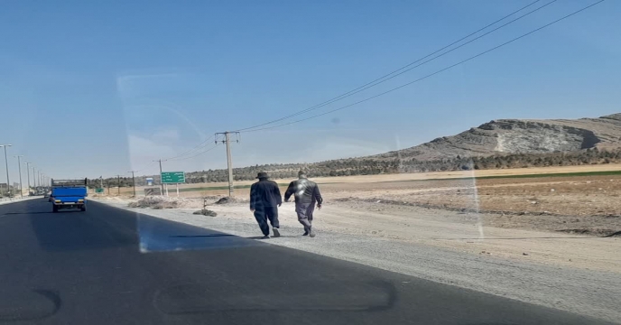 بازدید کارشناس فنی کود استان مرکزی از انبار کود کارگزار تحت پوشش در حومه اراک . شرکت تعاونی تولید وحدت کارچان