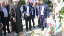 حضور مدیر مازندران در مراسم عطرافشانی و غباررویی از مزار شهدا به مناسبت هفته جهاد کشاورزی انجام پذیرفت 